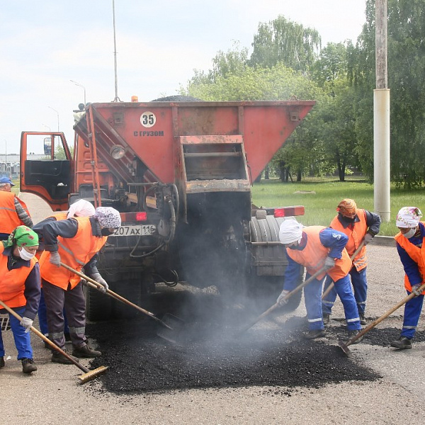 Дорожники «КАМАЗа» отметили профессиональный праздник