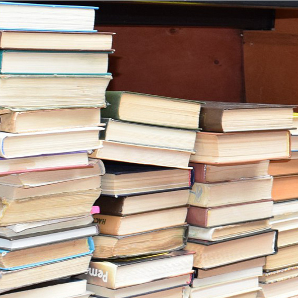 Предприятия Группы ОАТ приняли участие в акции «Книги – Донбассу»