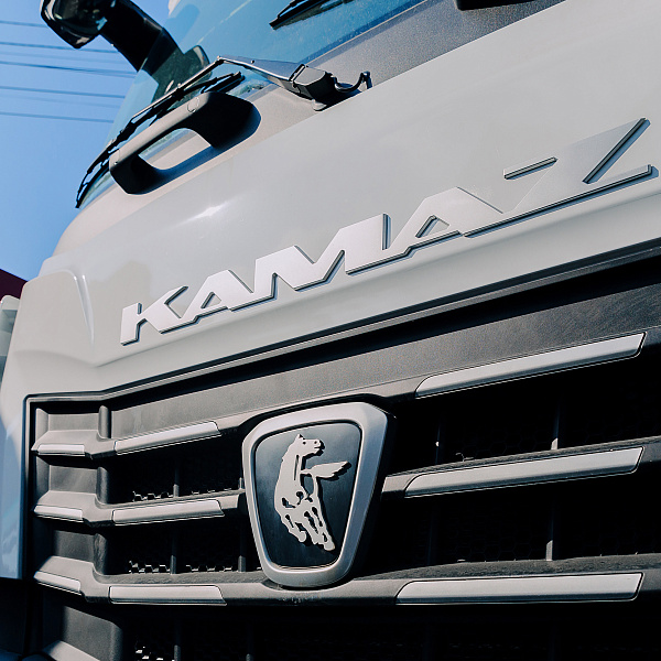 Седельные тягачи КАМАЗ-65659 отгружены крупному дорожному оператору.