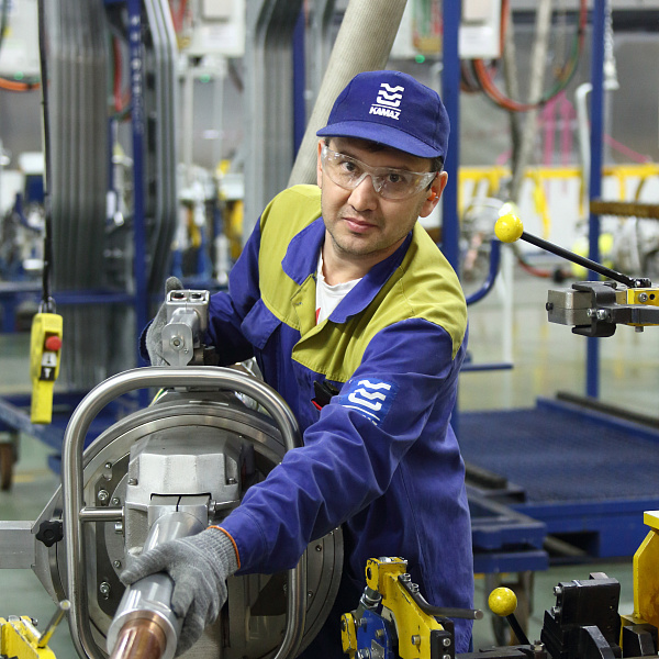 На прессово-рамном заводе определили лучших мастеров