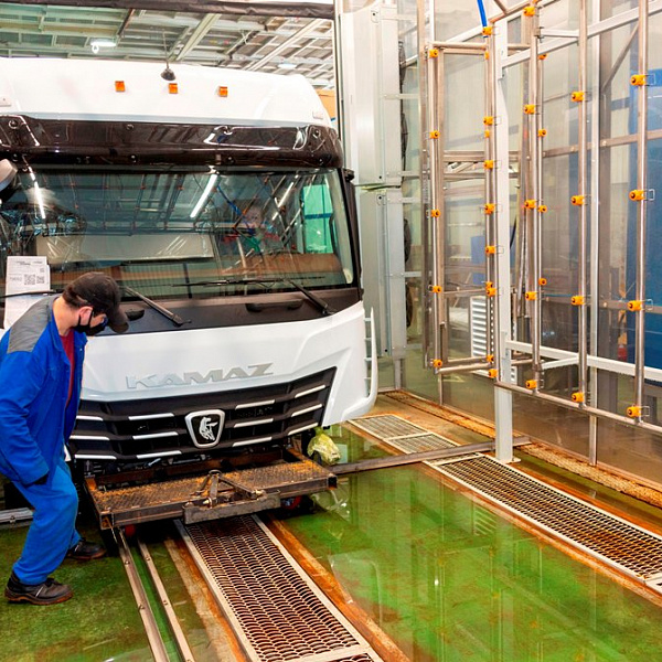 На автомобильном заводе запущена новая дождевальная камера 