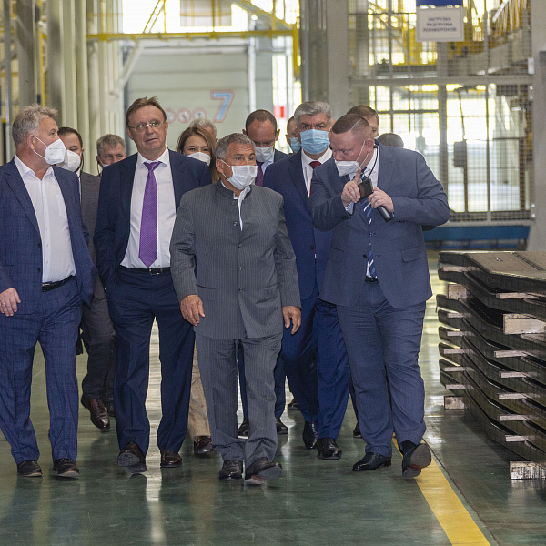 Президент Татарстана Рустам Минниханов на «КАМАЗе»