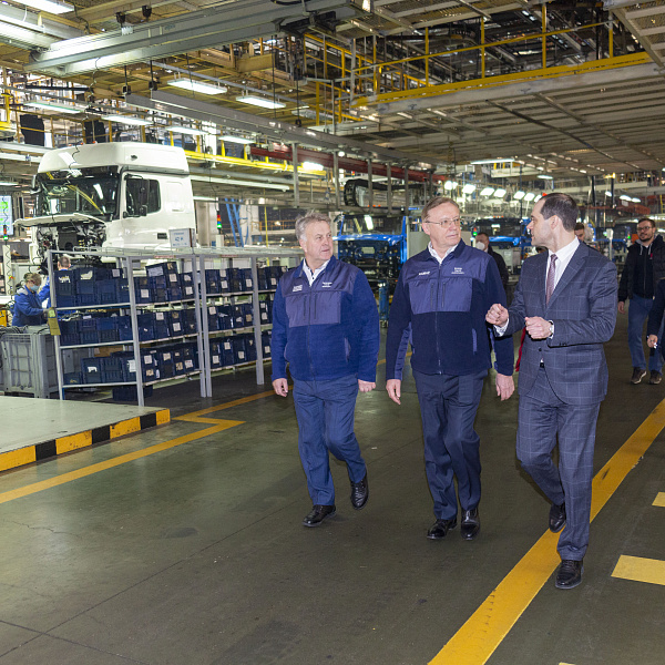 Руководитель «КАМАЗа» совершил обход автомобильного завода