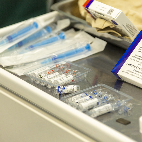 На «КАМАЗе» продолжается работа по ревакцинации персонала