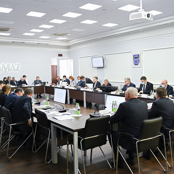 «КАМАЗ» посетил президент Татарстана Рустам Минниханов