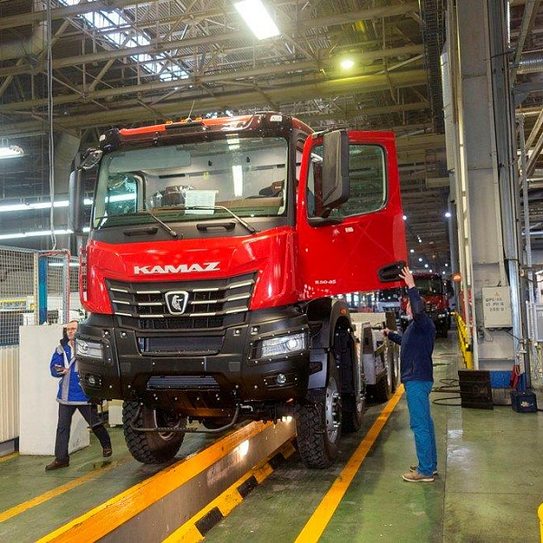 Изготовлена первая партия самосвалов КАМАЗ-65951