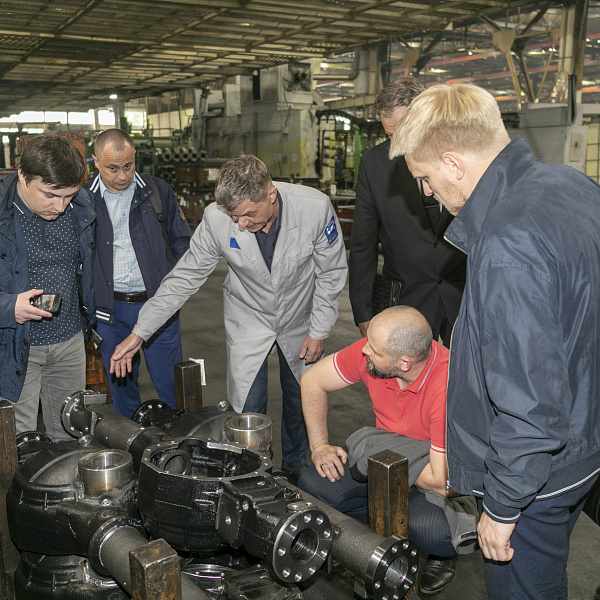 Представители Петербургского тракторного завода посетили «КАМАЗ»