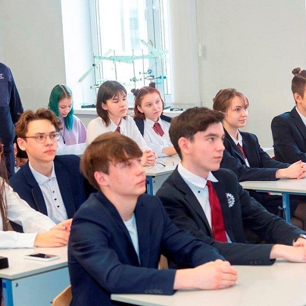 Камазовцы провели урок в школе № 30