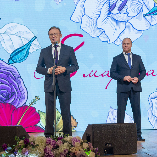 На «КАМАЗе» отметили Международный женский день