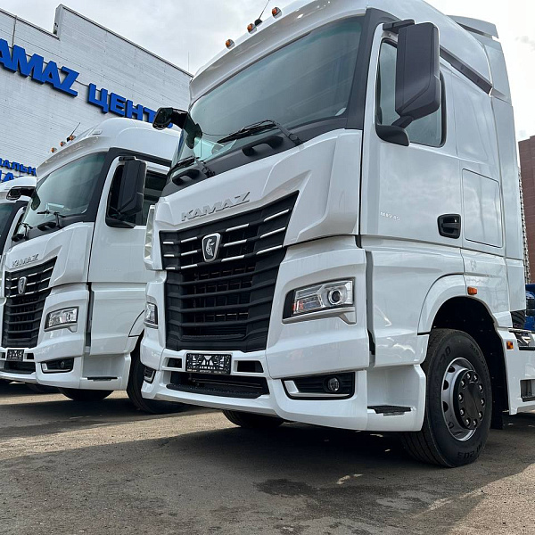 Десять КАМАЗов для «КОРУНД ГРУЗ»