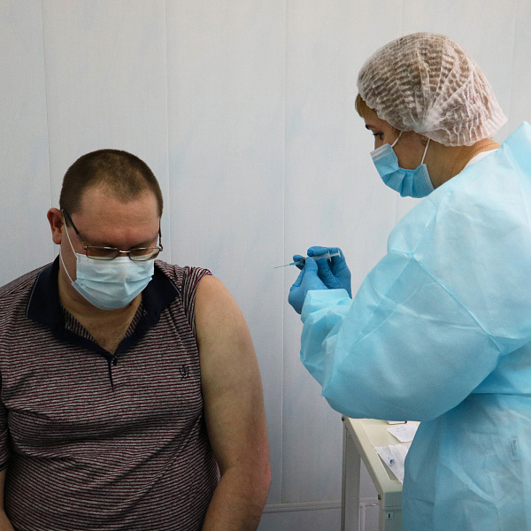 9 000 человек привито на «КАМАЗе» от COVID-19