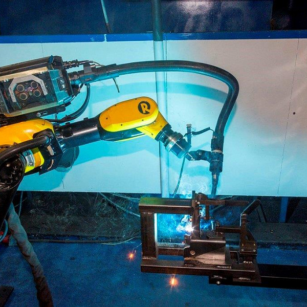 Робот «Эйдос» прошёл испытания на прессово-рамном заводе