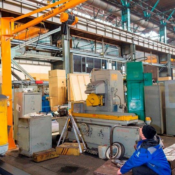 Новые краны в помощь станочникам «КАМАЗа»