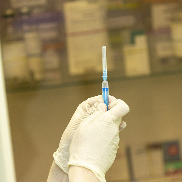 На «КАМАЗе» полностью вакцинировано 93,5 процента персонала