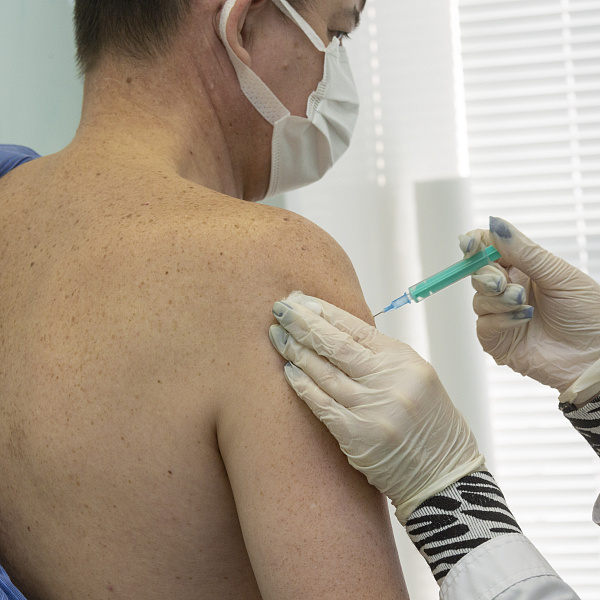 На «КАМАЗе» ревакцинировано более 70 процентов персонала