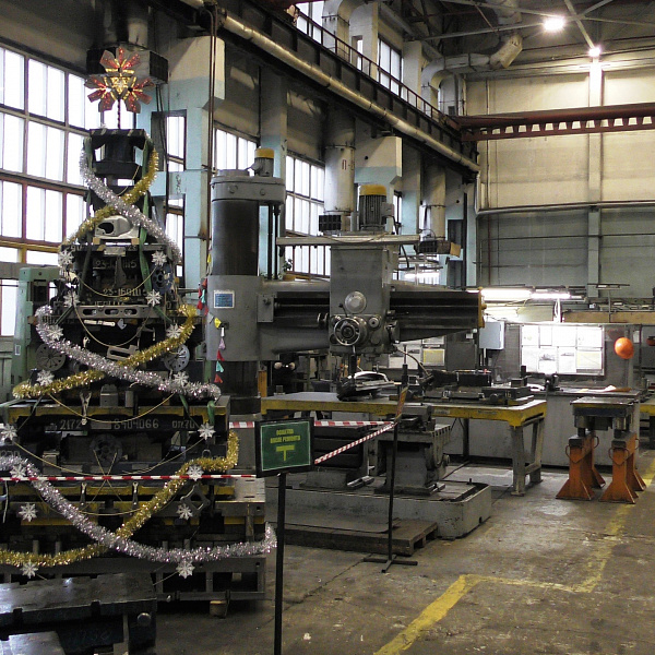 11-тонная ёлка появилась в Группе ОАТ