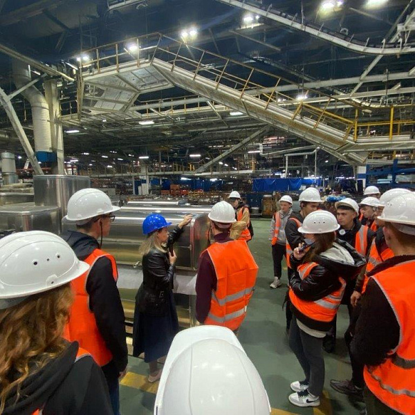 Первокурсники КНИТУ-КАИ посетили «КАМАЗ»