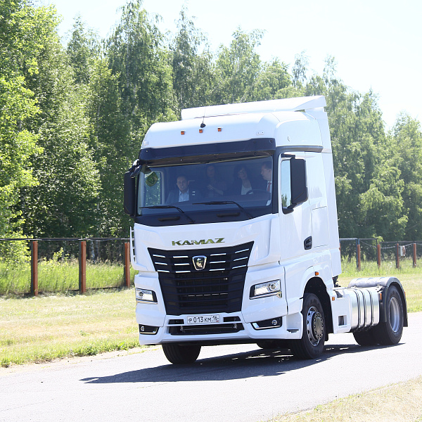 Магистральники КАМАЗ-54901 для ООО «Вектура»