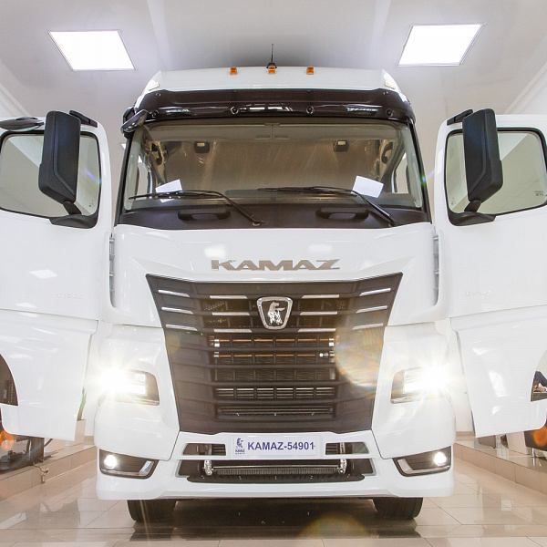 Презентация автомобиля КАМАЗ-54901 в составе автопоезда