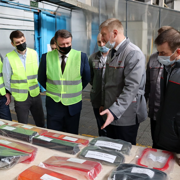 Предприятие Группы ОАТ посетили предприниматели Нижегородской области