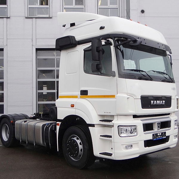 43 газовых тягача КАМАЗ-5490 для московского партнёра